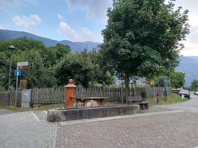 Trinkwasser - Auffüllstation: Dorf Plaus